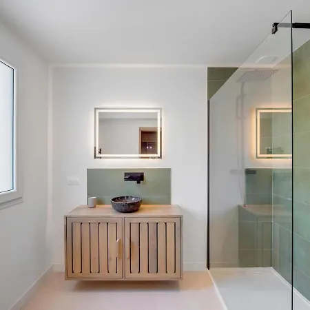 Nouvelle Maison 4 Chambres, Proche Du Centre *