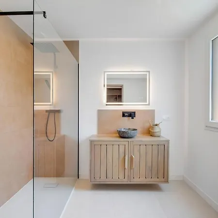 بيت للعطل Nouvelle Maison 4 Chambres, Proche Du Centre Saint-Raphaël